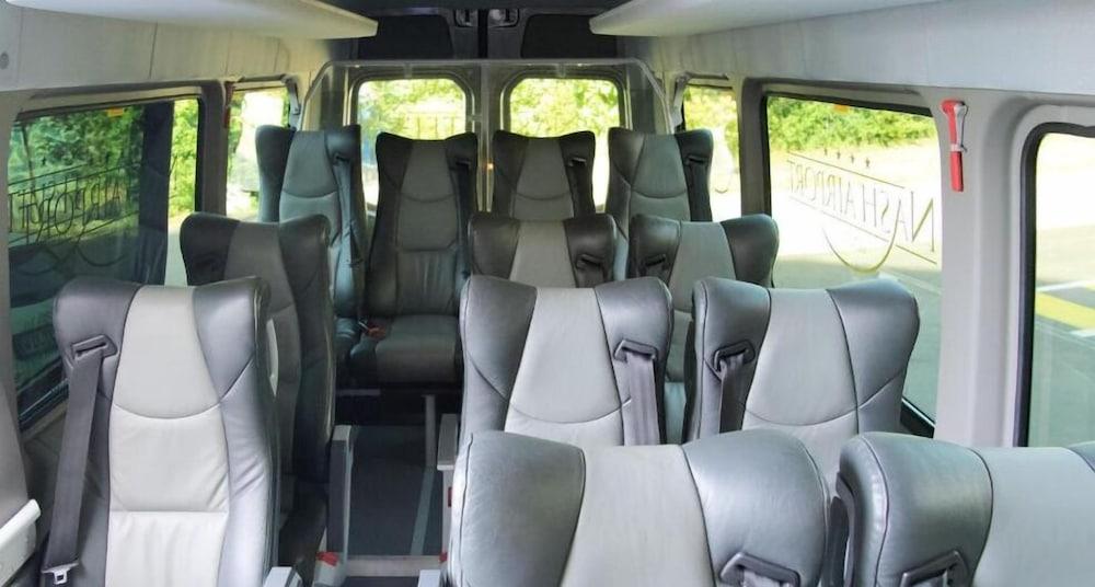 纳什机场酒店 Meyrin 外观 照片 Interior of a Mercedes-Benz Sprinter